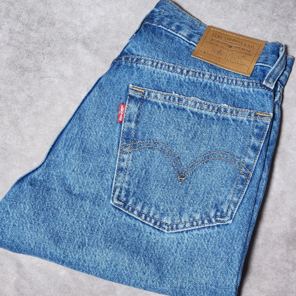 women's LEVI'S‎ PREMIUM Wedgie Blue Jeans denim Button Fly raw hem Size 25W 28L